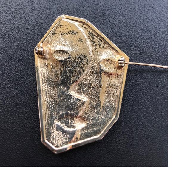 Vintage  1 Side Half Face Abstract Brooch Pin 1990 

Modern - Picture 6 of 6